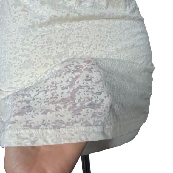 THE WIZARDING WORLD OF HARRY POTTER Ministry Of Magic Cream Burnout Tee Size L - Picture 8 of 9